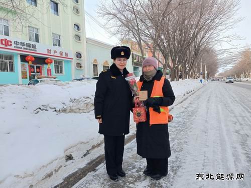 ���ִ����ӿ�չ��ѧ�׷桱־Ը����